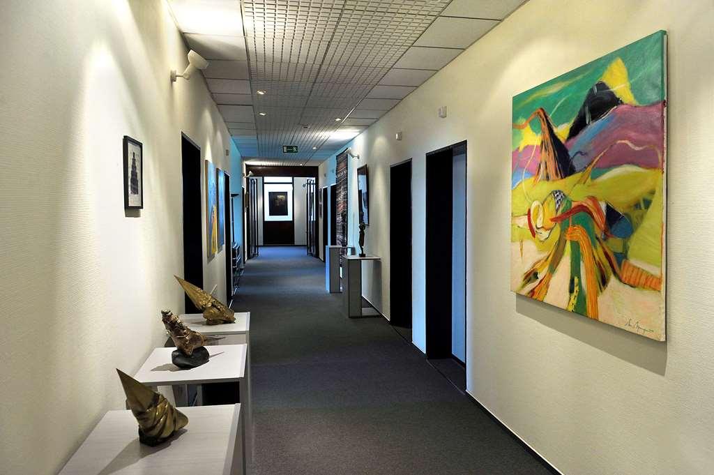 Berlin Art Hotel Guiumri Comodidades foto